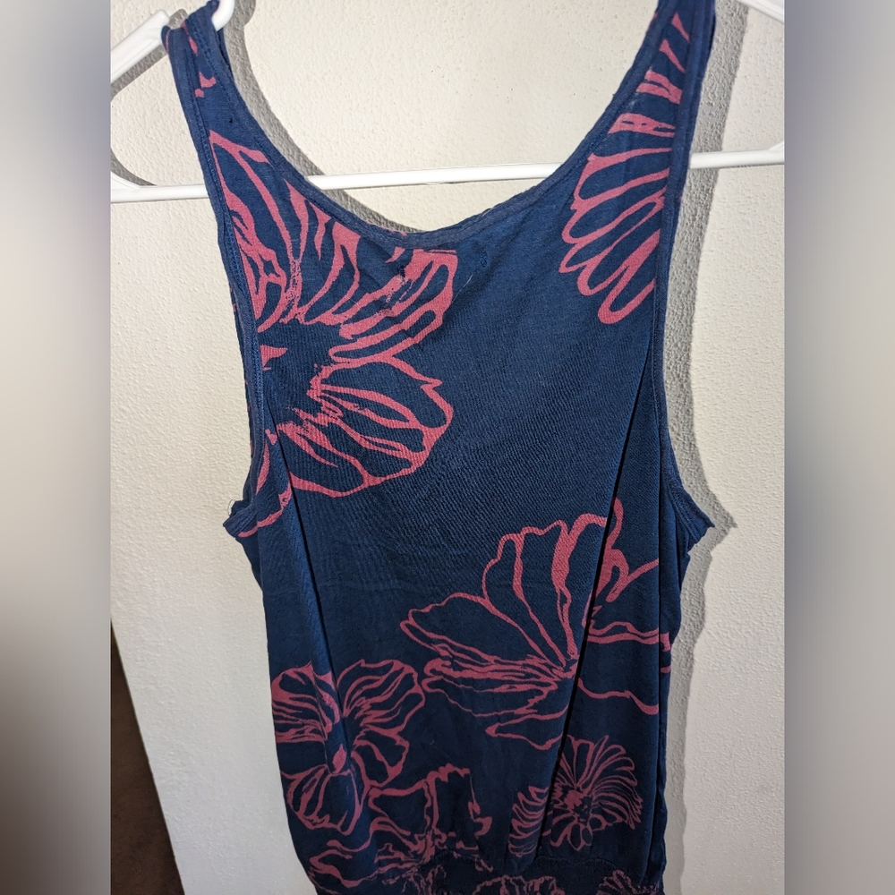 Small Medium Tank Top - Picture 2 of 2
